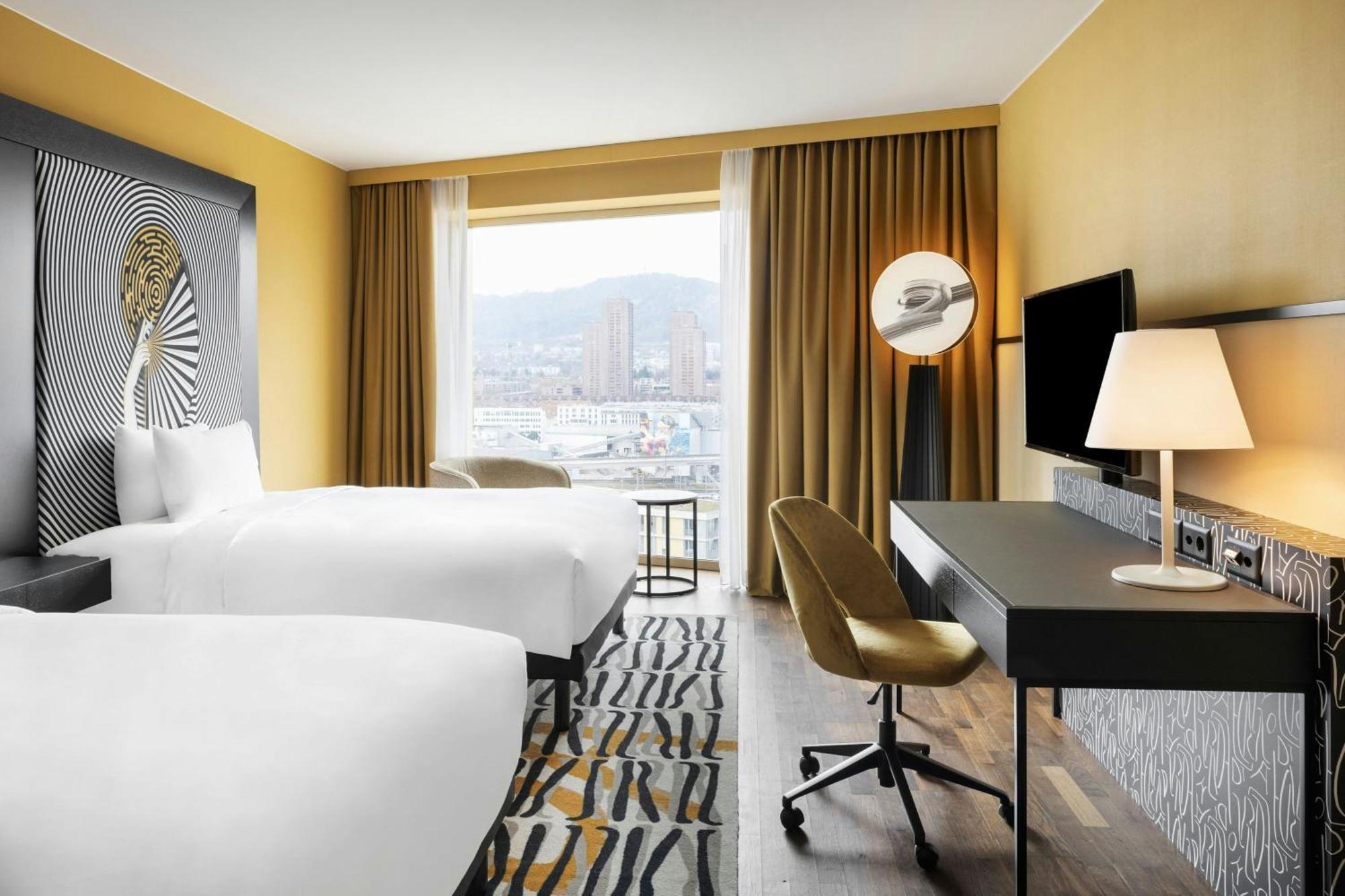 Renaissance Tower 5* Zürich