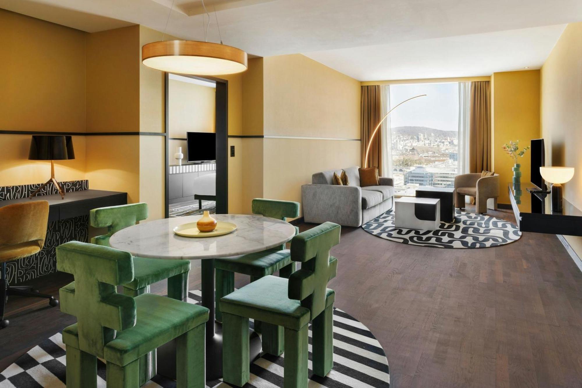 Renaissance Tower 5* Zürich